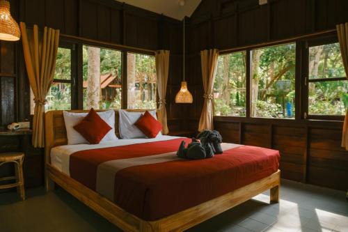Nuea Khlong House | JOY Bungalow Resort and Restaurant
