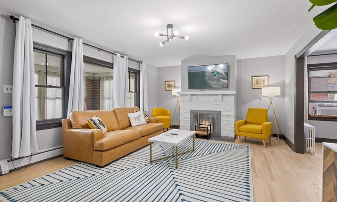 Jeffersonville Apartment | Joy Collection: Work Friendly & Near Downtown