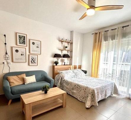 Santiago y Zaraiche Apartment | Juan Carlos I - Más que apartamentos