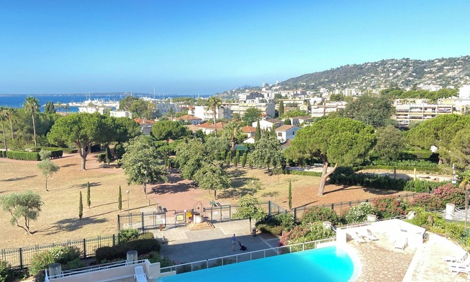 Antibes Apartment | Juan les Pins, beautiful view, swimming pool, parking, elevator