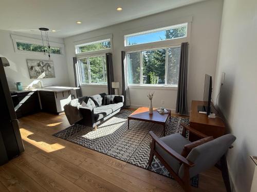 South Juanita Apartment | Juanita Lake Escape