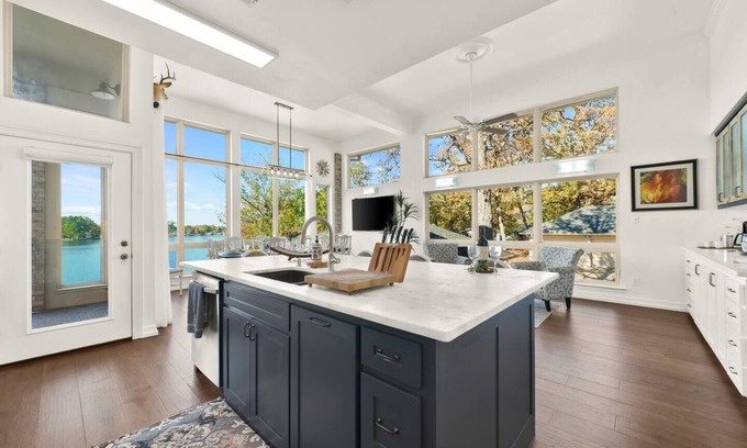 Dogwood House | Jubenvilla at the Lake-5BD & 6BA