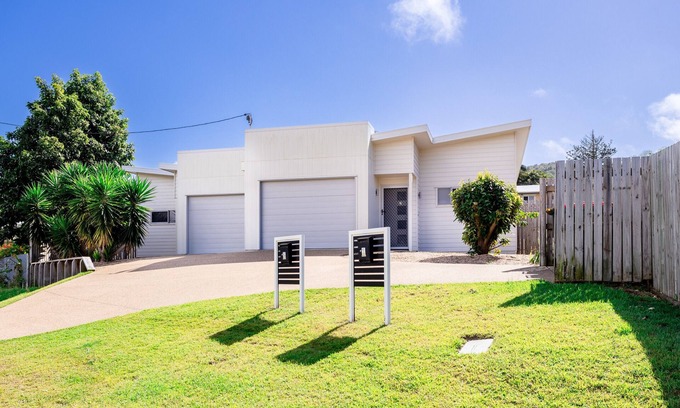 Yeppoon House | Judez Place - Central, modern Townhouse
