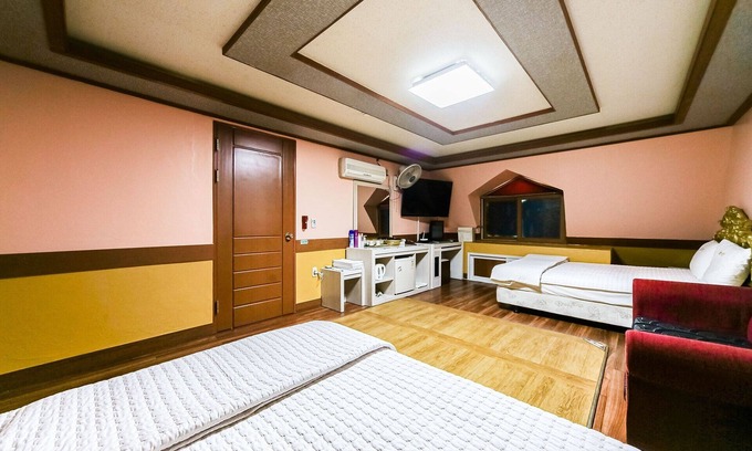 Pohang Hotel | Jukdo Market in Pohang
