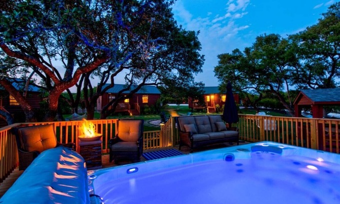 Austin Cabin | Julie's Cabins Luxury Retreat 2
