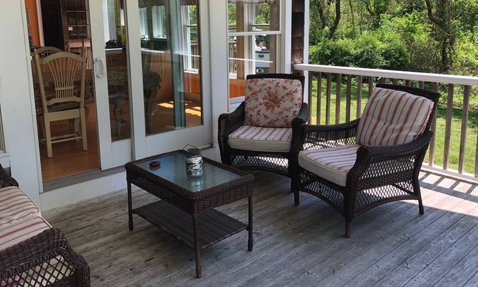 Culloden Shores House | JULY 50K , AUGUST 50K, JULY AND AUGUST 90K .HUGE ,PRIVATE MONTAUK RETREAT !
