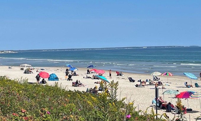Ogunquit Condo | July weeks are avail/walk to beach-downtown Ogunquit! Airy & quiet condo.