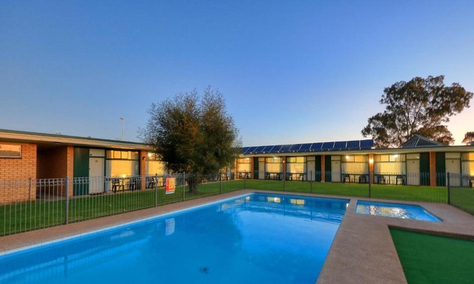 Junee Hotel | Junee Motor Inn