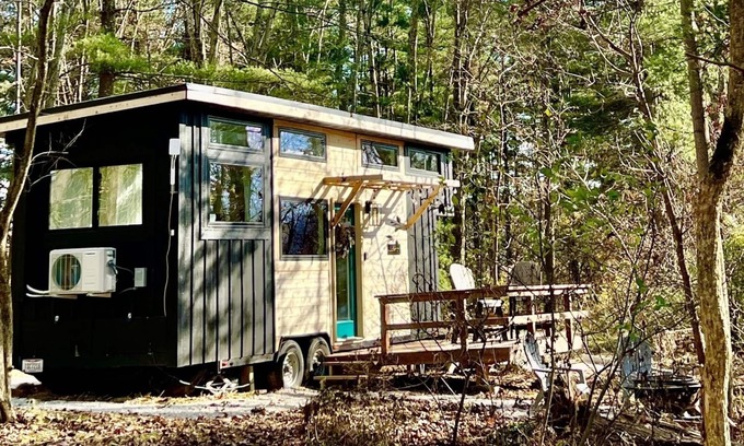 Logan House | Juniper Tiny House by The Lake