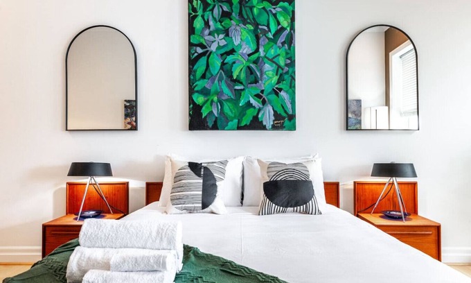 Stratford Apartment | Juno Lofts: The Artist’s Studio
