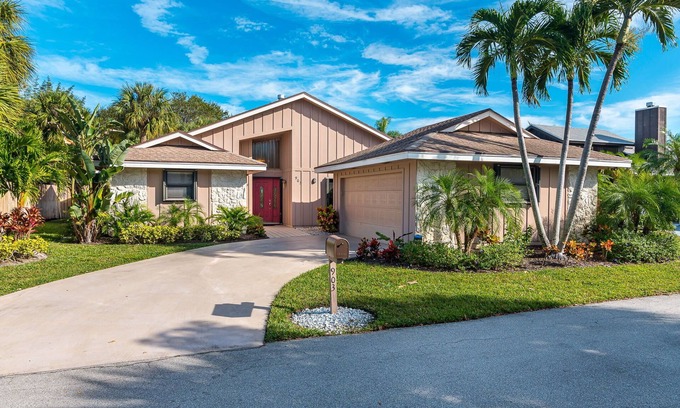 Inlet District House | Jupiter Inlet Village House W/Pool - Walk to the Beach, Inlet, Pelican Club