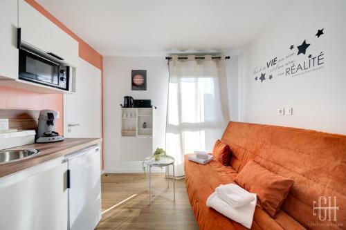 Saint-Pierre-des-Corps Apartment | Jupiter - Proche A10 - 2V - Parking