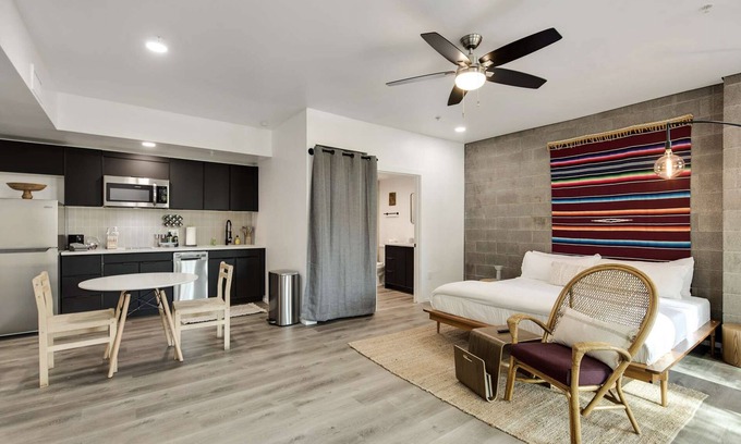 Riverside Apartment | Jupiter's Studio Apartment with Pool!