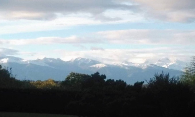 Jurancon House | Jurançon- Loue villa with pool overlooking the Pyrenees 12/14 pers.