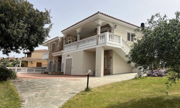 Tanaunella Villa | Just 500 meters from the white beach and transparent sea overlooking Tavolara