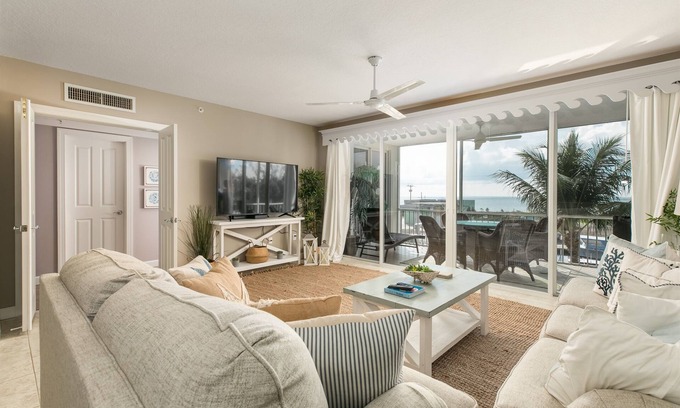 Islamorada Condo | Just a Few Friends - Ocean View and Bring your Boat!