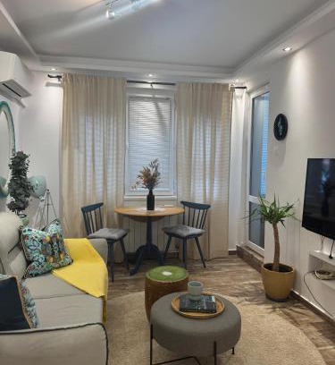 g.k. Vazhrazhdane Apartment | Just by Snow Sheep ApART-1 Bedroom Flat