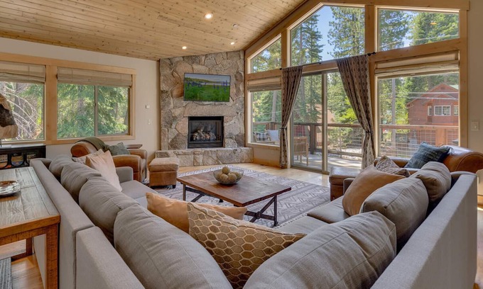 Tahoe Pines House | Just Grand: A Tahoe Pines Retreat with Luxury, Comfort, and Adventure at Your Do