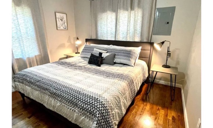 Bentonville - Fayetteville House | Just like HOME! Comfy KING bed, REMODELED! CLEAN!
