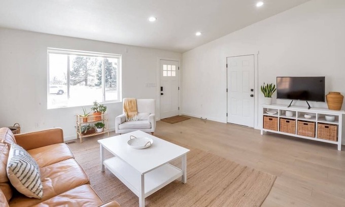 Lakeview House | Just Minutes from UVU,Fully Fenced Backyard