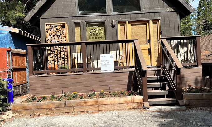 Arrowbear Lake Cabin | Just remodeled the cabin everything is brand new in HOMES AND GARDENS MAGAZINE