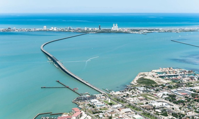 South Padre Island Condo | Just steps from beach-Gone Coastal Condo
