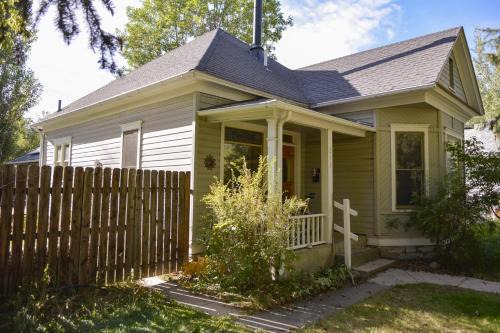 Bozeman House | Just Two Blocks From Downtown Bozeman, The Dahlia House Is A Tucked Away Retreat