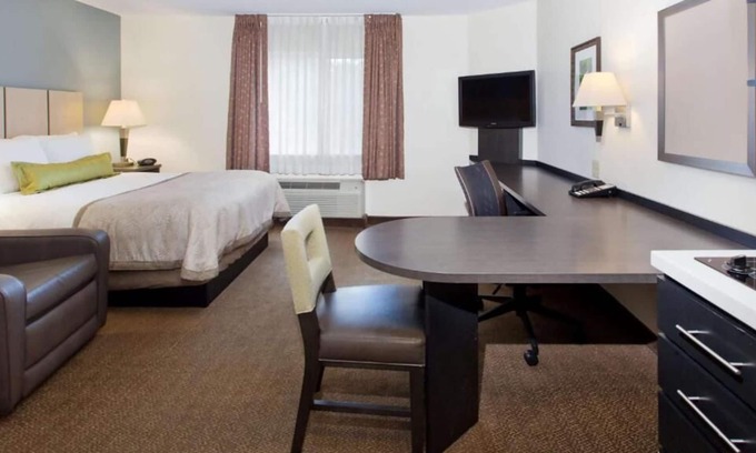 Somerset House | Just What You Were Looking For! Enjoy 2 Spacious units. Near Billy Bob's Texas