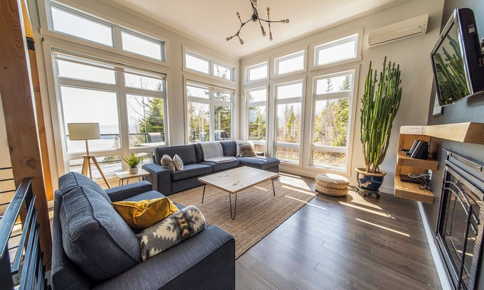 Saint-Joseph-de-la-Rive Ski Chalet | KØZŸA Charlevoix - Spa, fleuve et calme