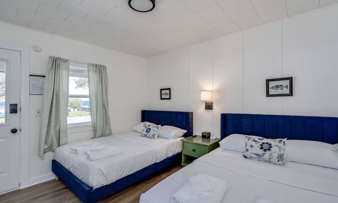 Clayton Apartment | K's Motel with Stunning St. Lawrence River Views - Room 4