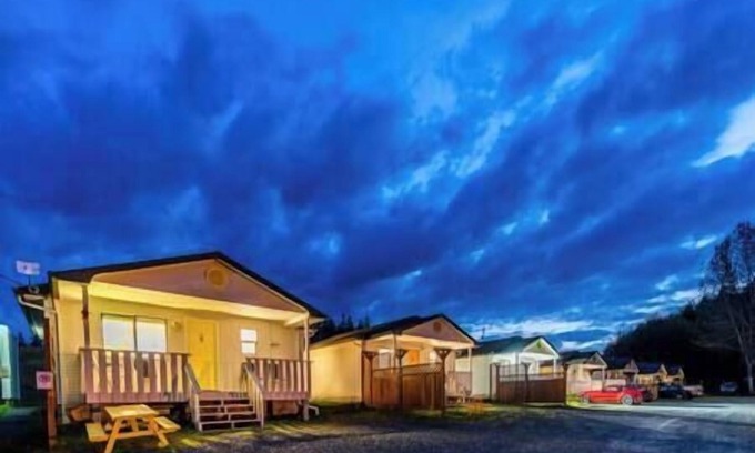 Alert Bay Cabin | (K) Standard Double Cabin (non pet friendly)