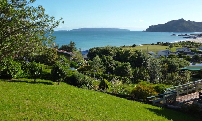 Rings Beach Cottage | K West - Kuaotunu Holiday Home