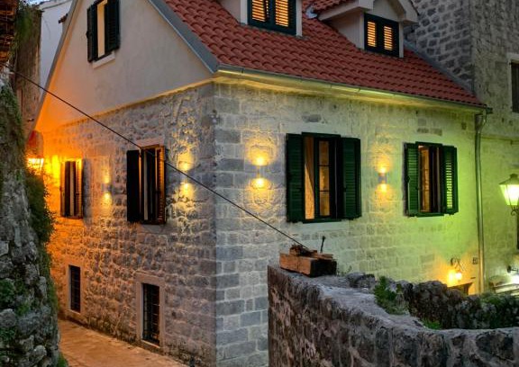 Kotor Old Town House | KAŽIN supreme