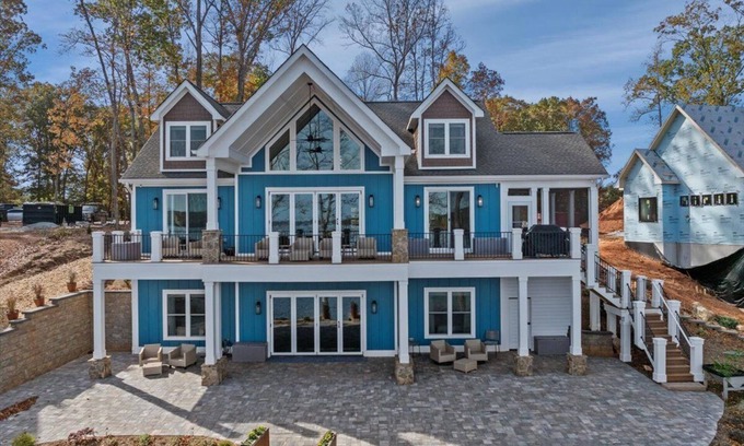 Wise House | Ka`lm Shores | Main Lake Panoramic Views! | 5 night min. (peak season) |