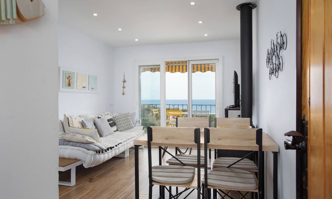 Calella de Palafrugell Apartment | Ka mahina in Calella de Palafrugell with sea views
