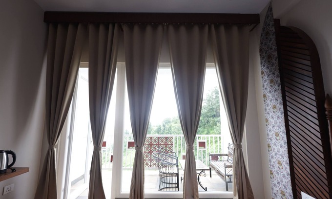 Kaul Bed & Breakfast | Kafal Pako Resort - Luxury Mountain View Stay in Mukteshwar
