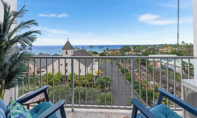 Historic Kailua Village Condo | Kailua Village#705 Top Floor, Gorgeous Remodeled 2 bedroom, in Heart of Town