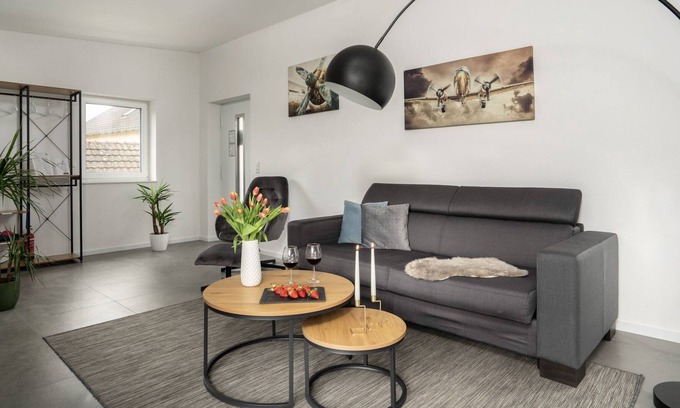 Dinkelsbuehl Apartment | Kaiser Franz: Central|Kitchen|Workplace|Parking - Lucky Moment Apartments