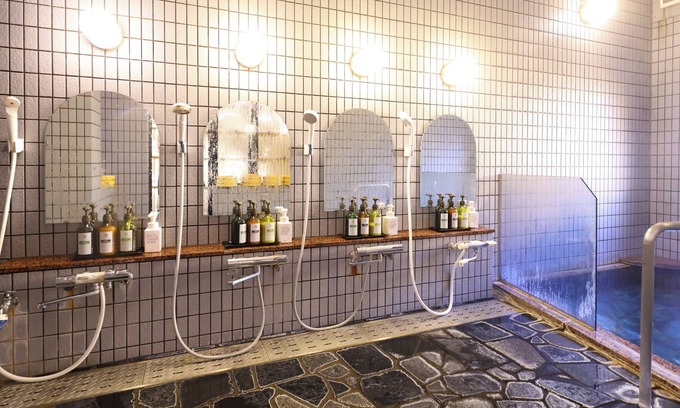 Kakeyu Hot Springs House | Kakeyu Onsen Kutsurogi No Yado Kuroiwa Ryokan