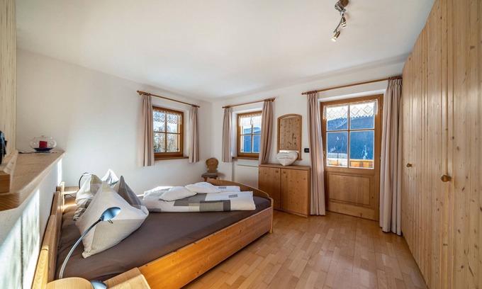 Ultimo Apartment | Kalchgruberhof Apartment Alpenrose with Lake View, Private Balcony, Terrace and Wi-Fi