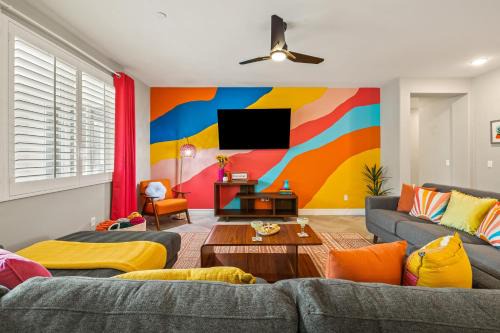 Indio House | Kaleidoscope by AvantStay Colorful Escape Pool