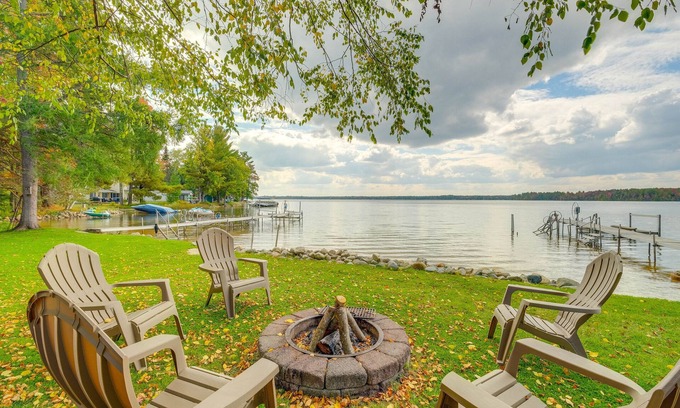 Kalkaska Cabin | Kalkaska Retreat: Private Hot Tub, Dock, Fireplace
