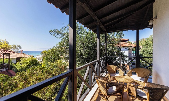 Kallikratia Villa | Kallikratis Vintage House : Beachfront