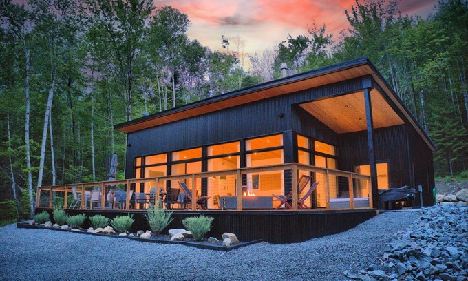 Lac-Superieur Ski Chalet | KALLM - Mont-Tremblant Chalet, with Hot Tub, Pond and beach on 7 acre estate