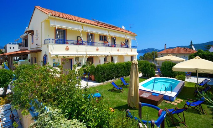 Karavomylos Apartment | Kalypso Studios & Apartments