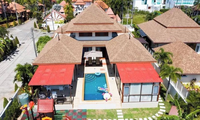 Kamala Villa | Kamala Beach Luxury 5 bedrooms pool villa for family