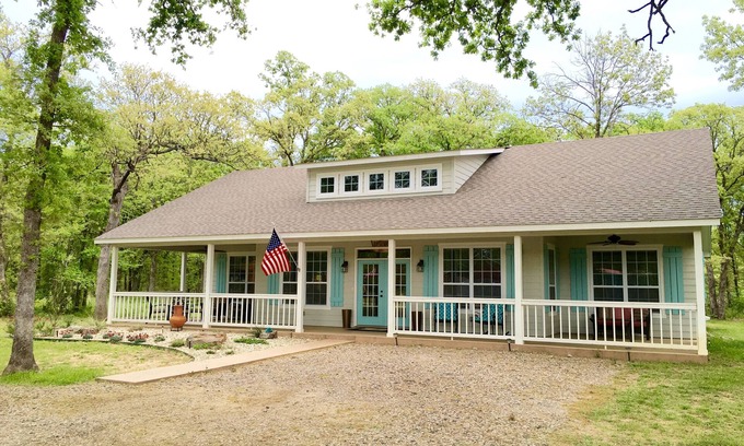Kingston House | Kamden's Place 4bed/2bath sleeps 16 - Kayaks included!