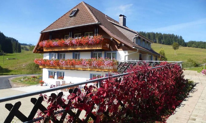 Titisee-Neustadt Apartment | Kamille - Holiday apartment with balcony, Gästehaus Josenmühle