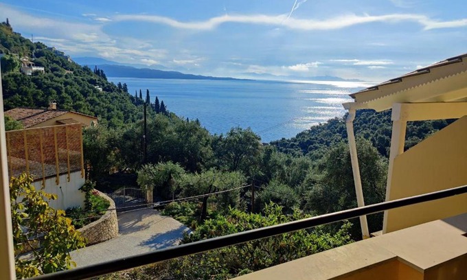Katavolos Apartment | Kaminaki Seaview Apartments