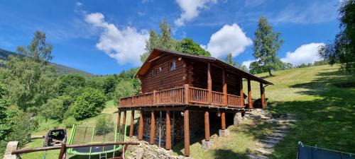 Stare Mesto Ski Chalet | KANADSKY SRUB Stříbrnice